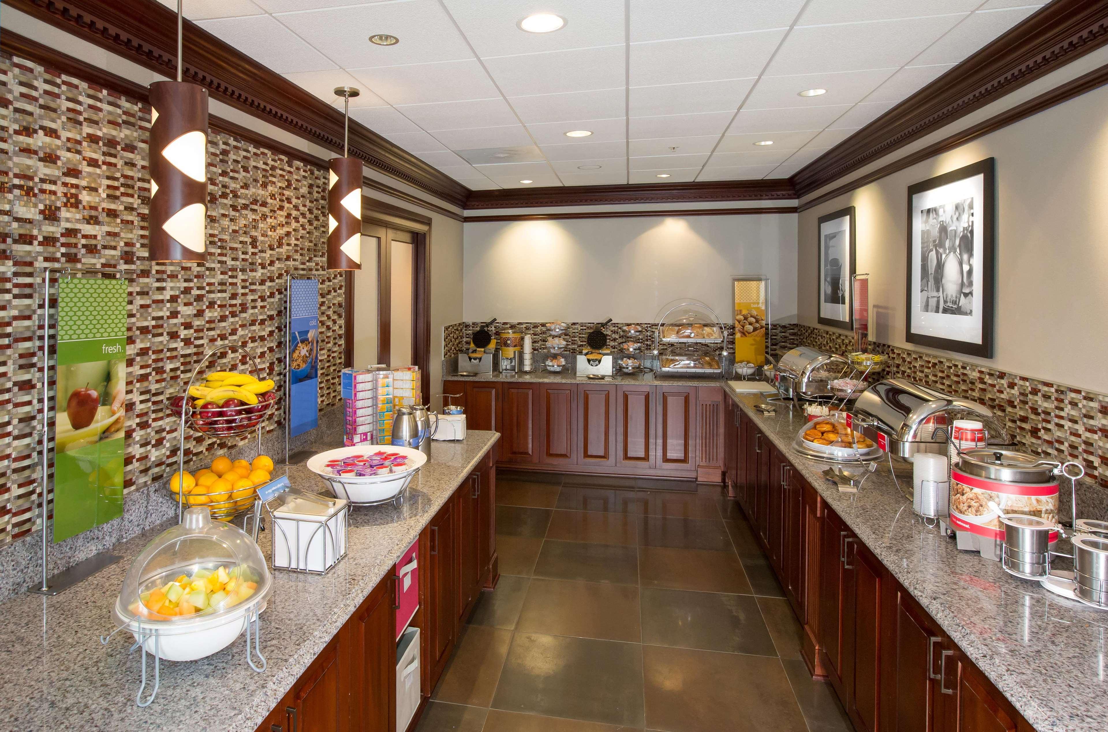 Hampton Inn Coventry-Warwick Area Екстер'єр фото