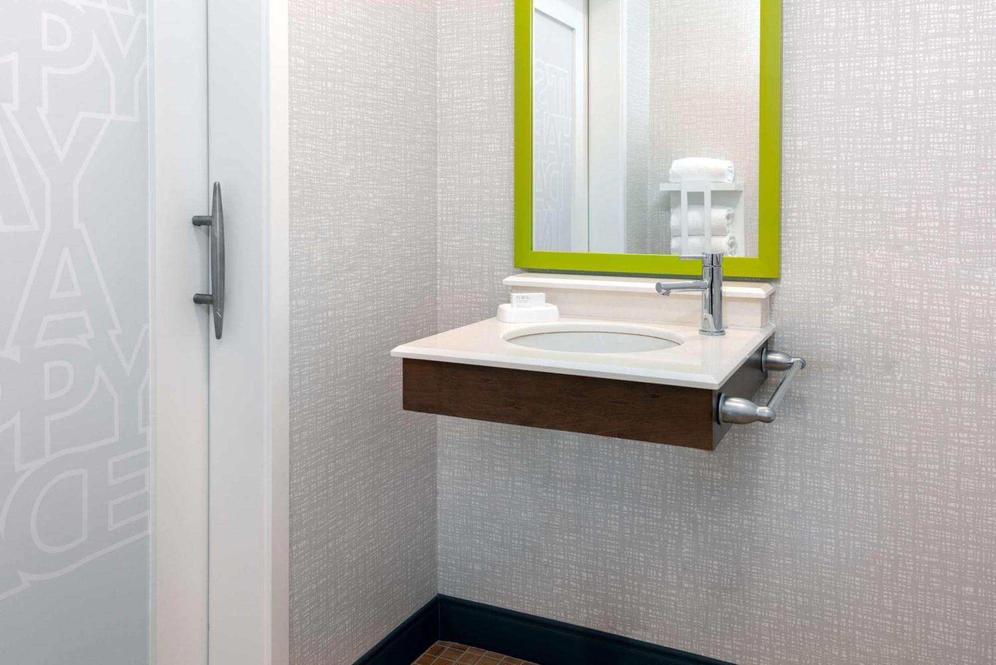 Hampton Inn Coventry-Warwick Area Екстер'єр фото