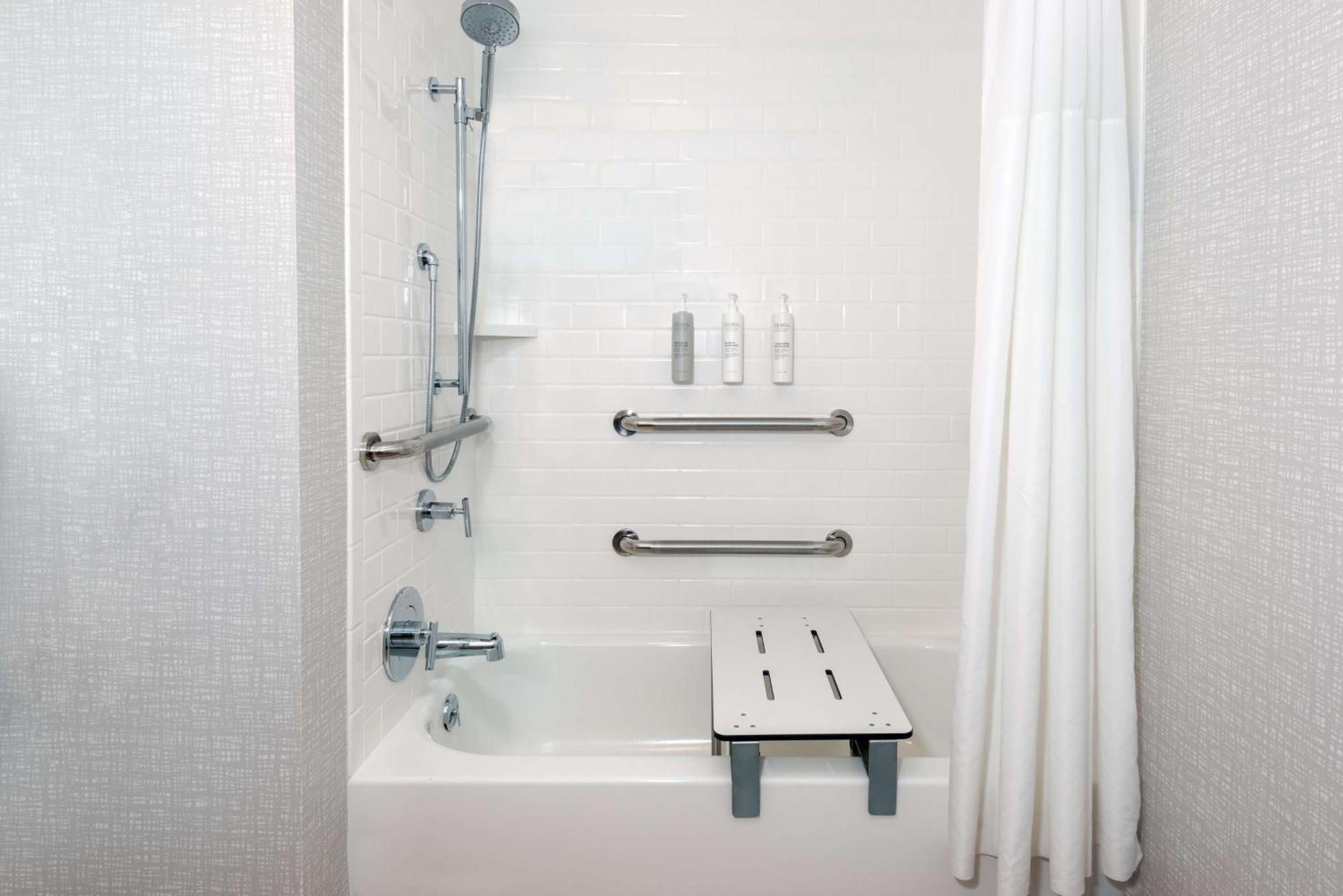 Hampton Inn Coventry-Warwick Area Екстер'єр фото