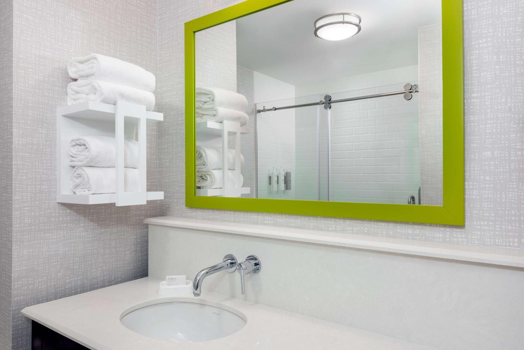 Hampton Inn Coventry-Warwick Area Екстер'єр фото