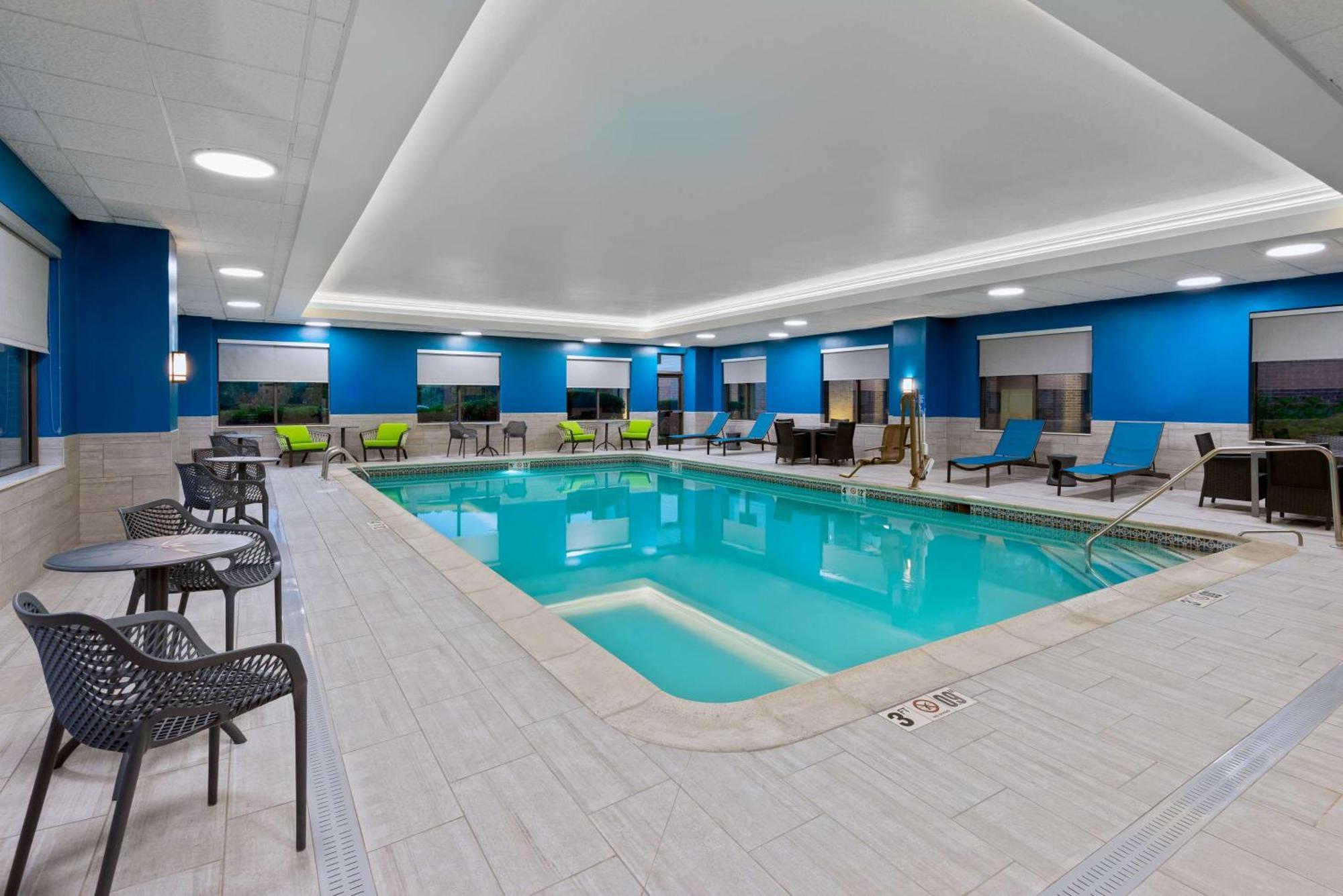 Hampton Inn Coventry-Warwick Area Екстер'єр фото