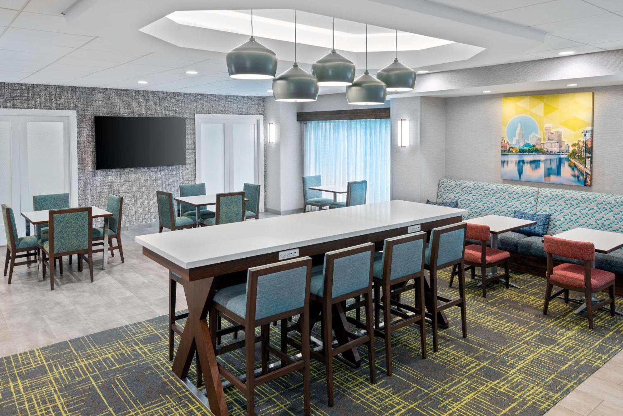 Hampton Inn Coventry-Warwick Area Екстер'єр фото